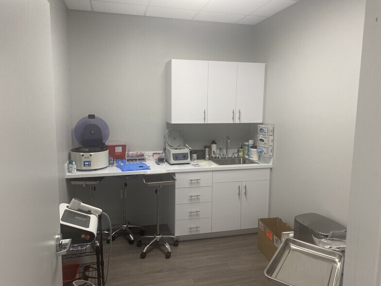 More Photos Of 200 E Ponce De Leon Ave, Decatur Medical For Lease