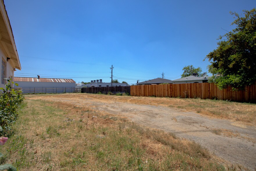 More Photos Of 332 W 8th St, Merced Religious Facility For Sale