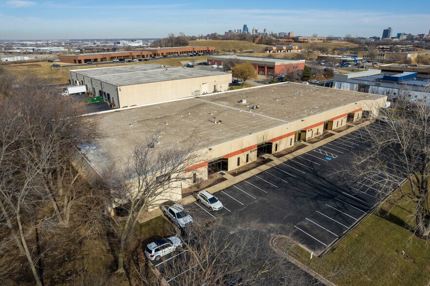 More Photos Of 1140-1146 Booth St, Kansas City Light Manufacturing For Lease