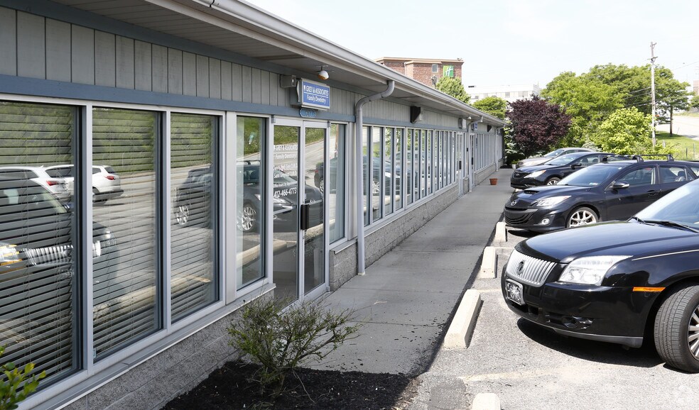 More Photos Of 3200-3212 Lebanon Church Rd, West Mifflin Freestanding For Lease