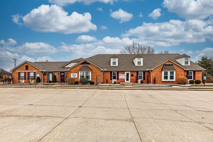 More Photos Of 300-304 Edgewood Dr, Trenton Medical For Lease