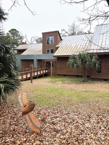 More Photos Of 1025 Sam Rittenberg Blvd, Charleston Office For Lease