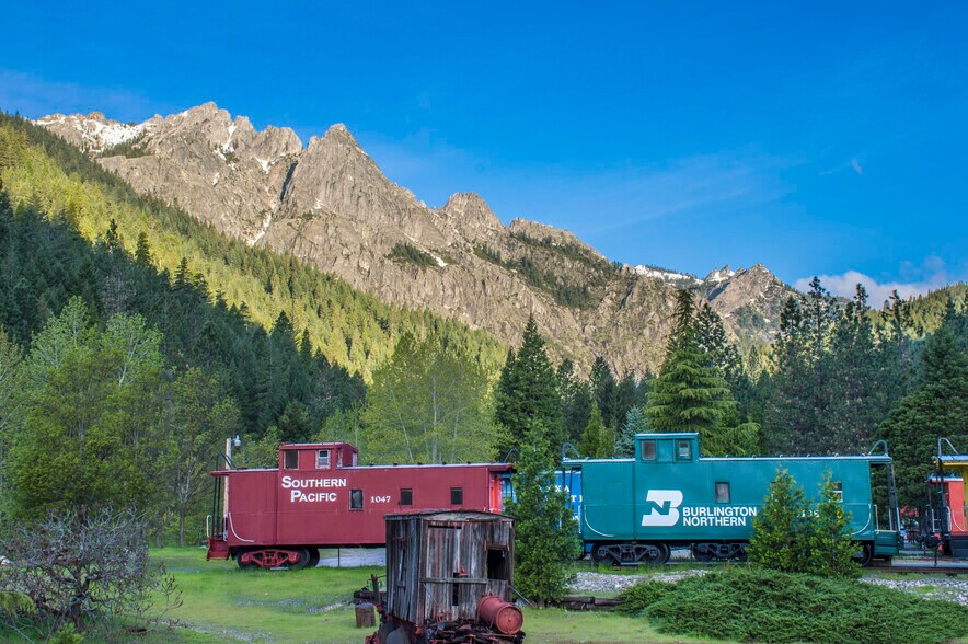 More Photos Of 100 Railroad Park Rd, Dunsmuir Hotel For Sale