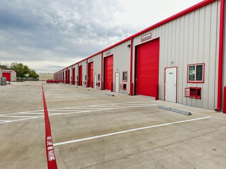 More Photos Of 9525 Boone, Houston Light Distribution For Lease