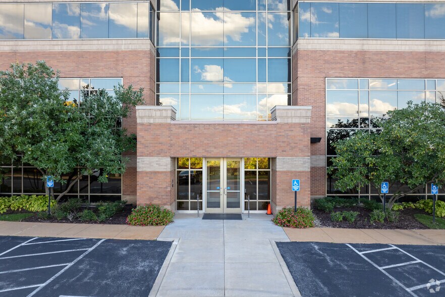 More Photos Of 16253 Swingley Ridge Rd, Chesterfield Office For Lease