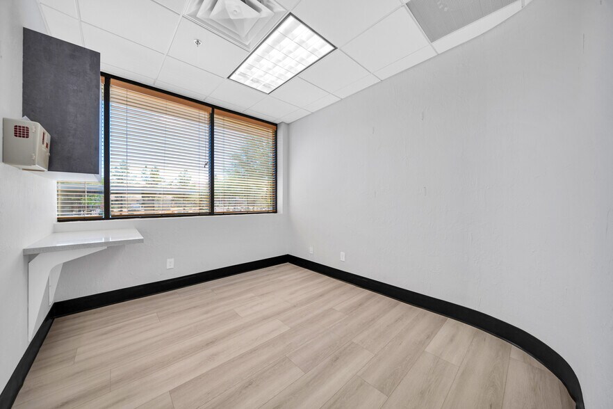 More Photos Of 4045 E Union Hills Dr, Phoenix Medical For Lease