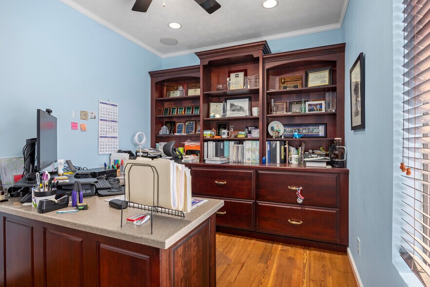 More Photos Of 1930 Deyerle Ave, Harrisonburg Freestanding For Sale