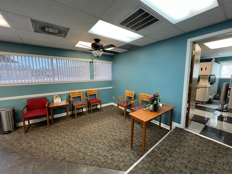 More Photos Of 901 New Warrington Rd, Pensacola Medical For Sale