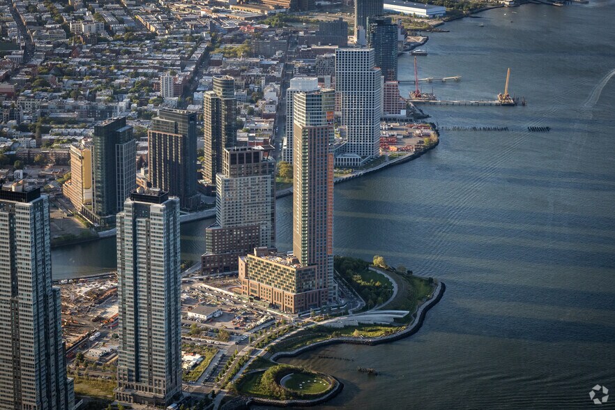 More Photos Of 1-15 57th Ave, Long Island City Apartments For Lease