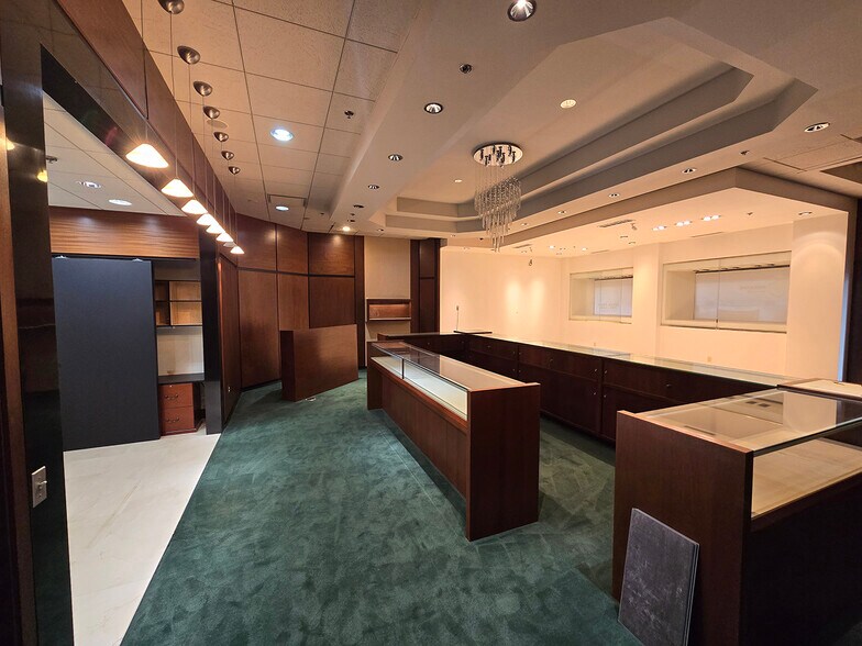 More Photos Of 621 SW Alder St, Portland Office For Lease