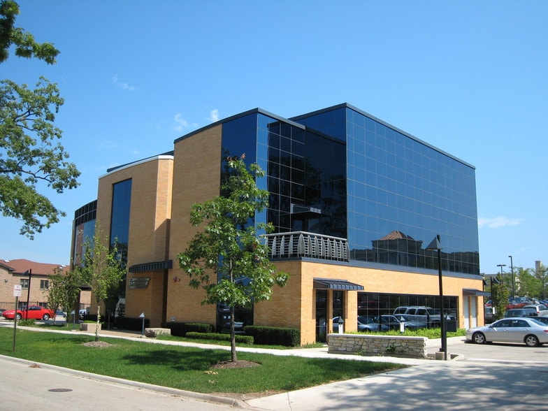 Primary Photo Of 1725 N McGovern St, Highland Park Medical For Lease