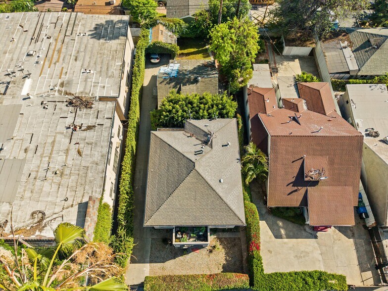More Photos Of 6046 Carlton Way, Los Angeles Apartments For Sale