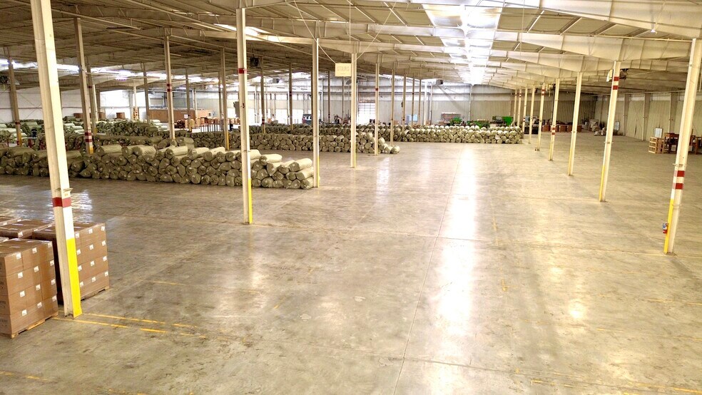 More Photos Of 103 S Acres St, Sikeston Distribution For Lease