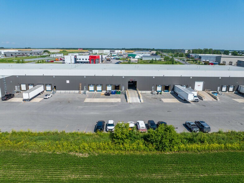 More Photos Of 379B Corduroy Rd, Ottawa Warehouse For Lease