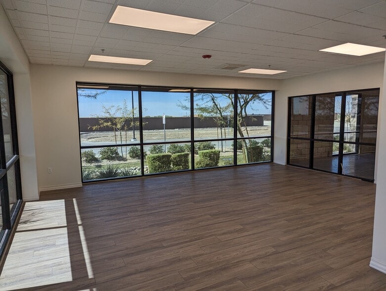 More Photos Of 6906-6936 McCutchen Rd, Bakersfield Unknown For Lease