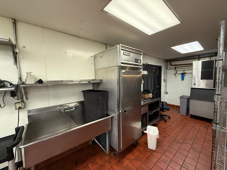 More Photos Of 249 Main St, Rutland Apartments For Lease