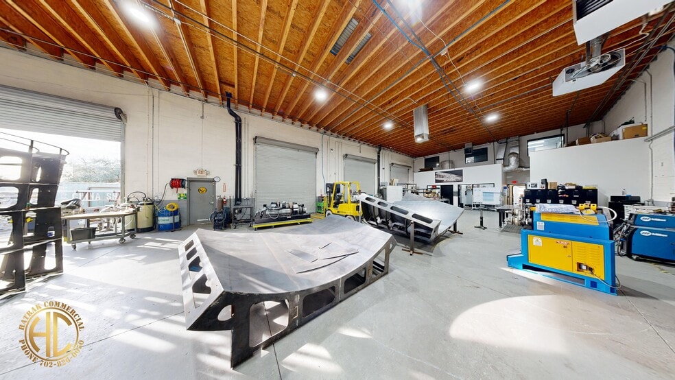 More Photos Of 295 Sunpac Ave, Henderson Warehouse For Sale