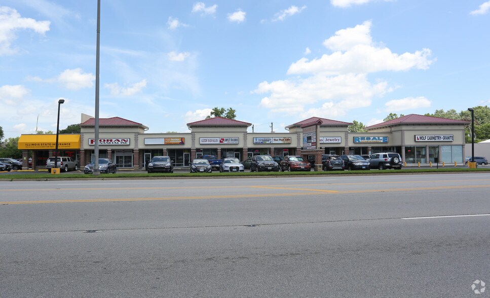 More Photos Of 1707-1717 N Rand Rd, Palatine Unknown For Lease