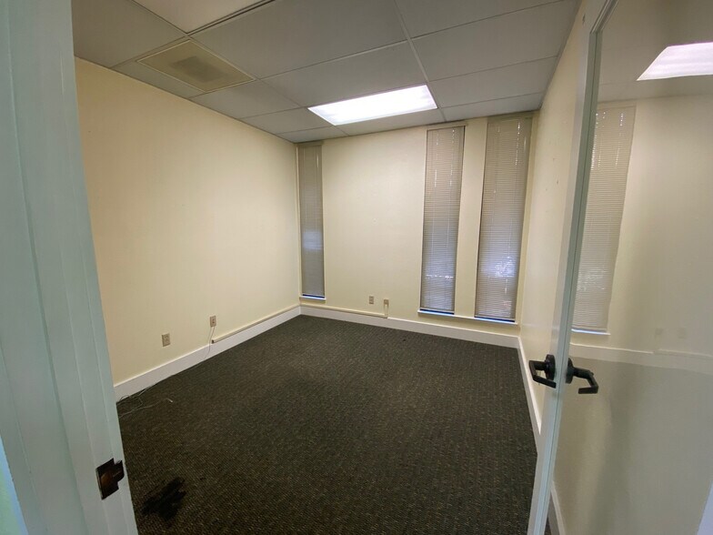 More Photos Of 201 John St, Salinas Office For Lease