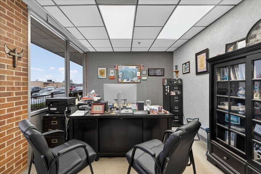 More Photos Of 2005-2007 W 103rd Ter, Leawood Service For Sale
