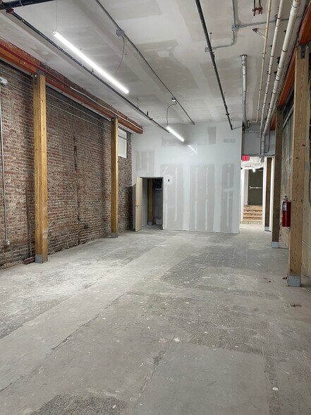 More Photos Of 419 Union St, Nashville Storefront For Lease