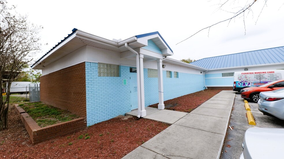 More Photos Of 1750 N 50th St, Tampa Daycare Center For Lease