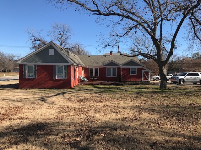 More Photos Of 1500 W Abram St, Arlington Medical For Sale