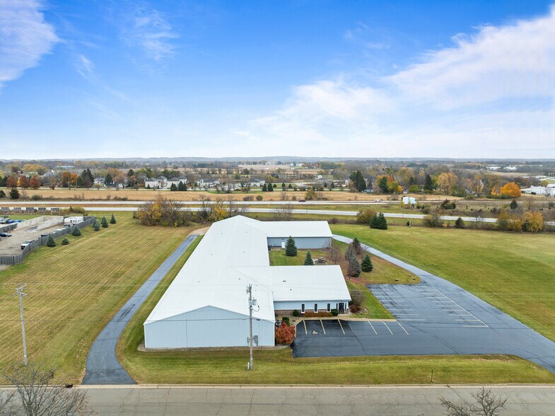 More Photos Of 130 Elizabeth Ln, Genoa City Industrial For Lease