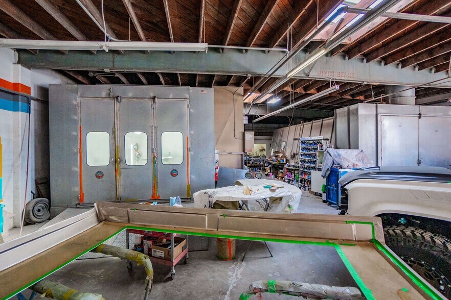 More Photos Of 110-118 E 16th St, Costa Mesa Industrial For Sale