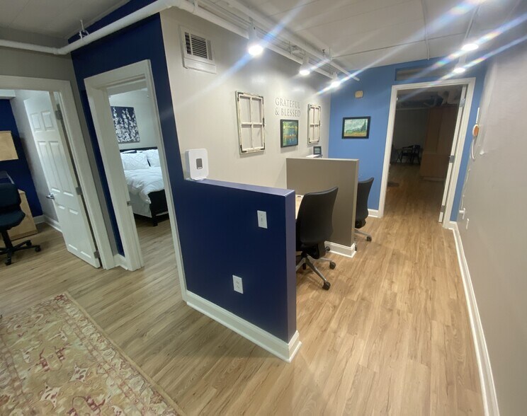 More Photos Of 95 S Main St, Memphis Storefront Retail Office For Lease