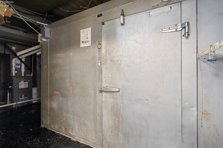 More Photos Of 356 Main St, Huron Apartments For Lease