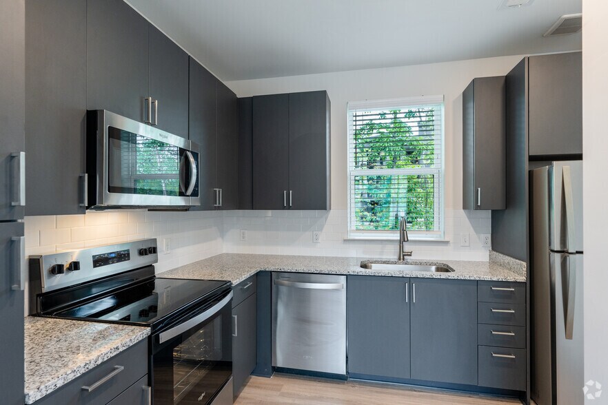 More Photos Of 12801 Lucks Ln, Midlothian Apartments For Sale