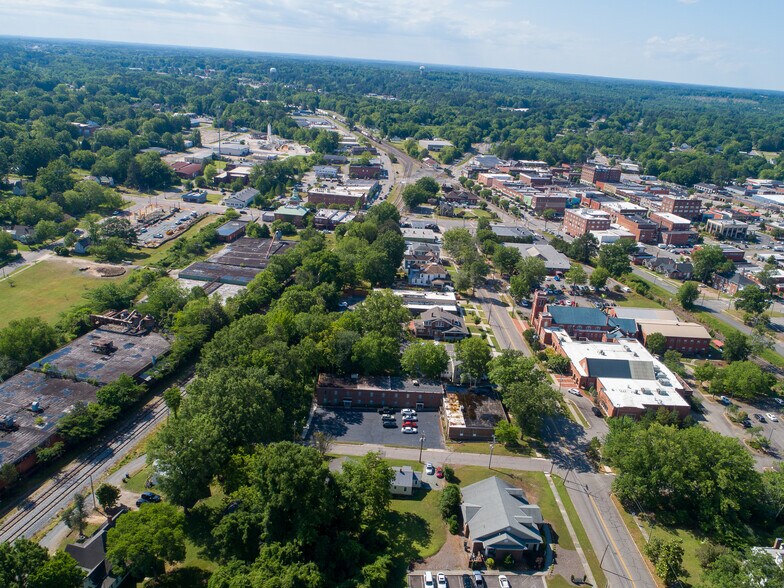 More Photos Of 214 Hawkins Ave, Sanford Medical For Sale