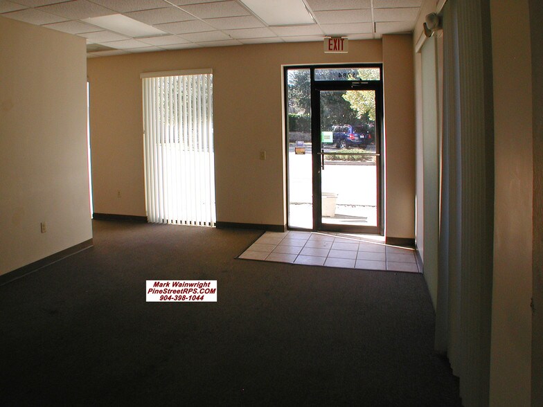 More Photos Of 5784 Mining Blvd, Jacksonville Warehouse For Lease