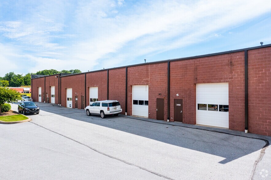 More Photos Of 15 Hagerty Blvd, West Chester Light Manufacturing For Lease