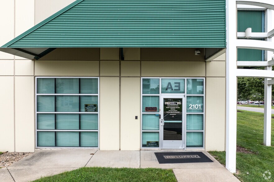 More Photos Of 2101 Aluminum Ave, Hampton Warehouse For Lease