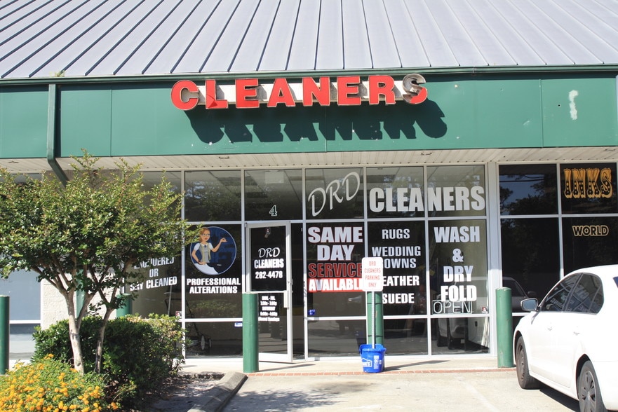 More Photos Of 9766 Old Saint Augustine Rd, Jacksonville Storefront For Lease