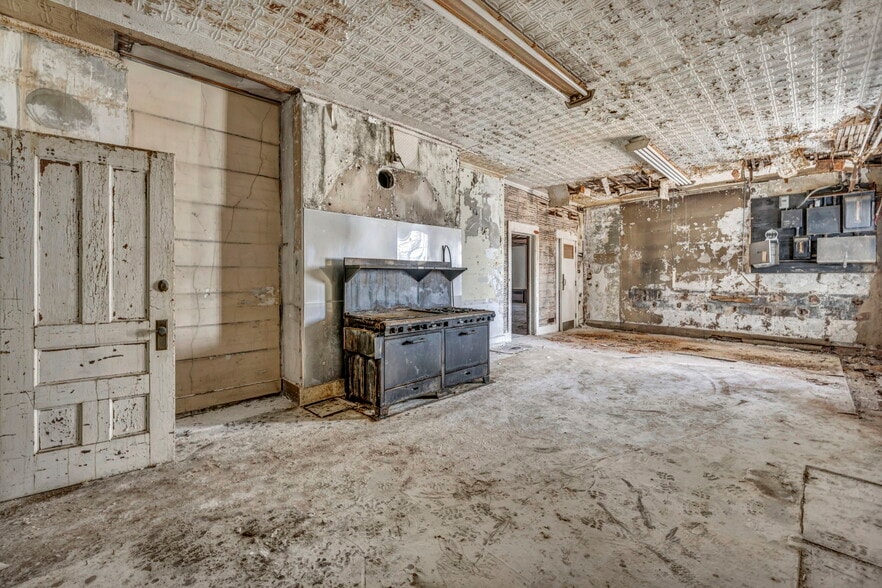 More Photos Of 112-130 Erie St S, Massillon Office For Sale