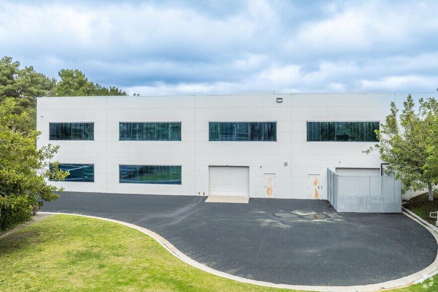 More Photos Of 15 Argonaut, Aliso Viejo Research And Development For Sale