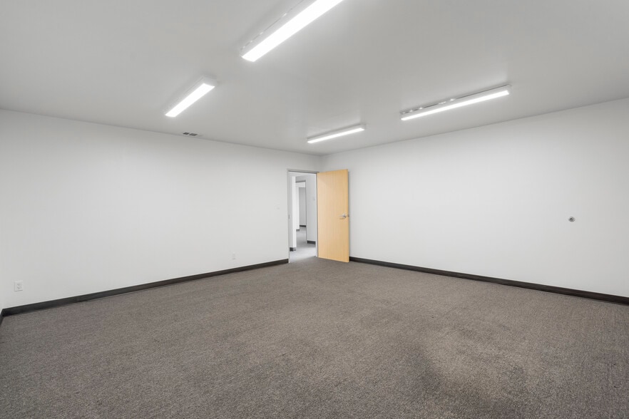 More Photos Of 2505 Amaral Ct, Hayward Warehouse For Sale
