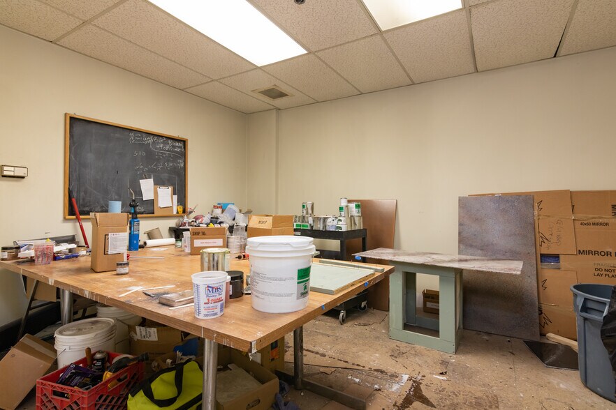 More Photos Of 299 Welton St, Hamden Warehouse For Lease