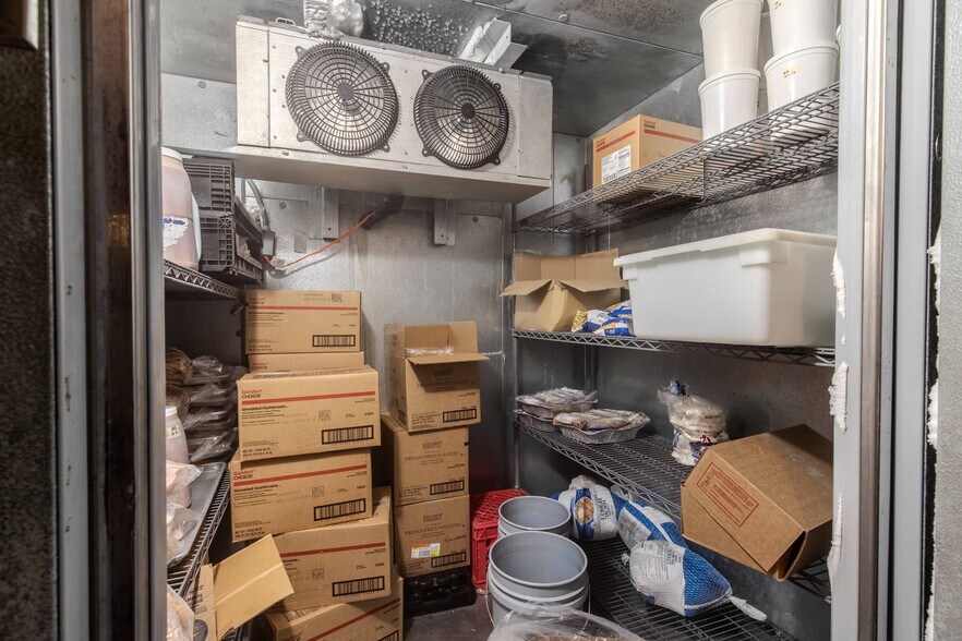 More Photos Of 407 Third St, Howe Specialty For Sale