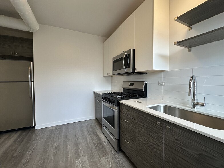 More Photos Of 6100-6104 N Paulina, Chicago Apartments For Sale