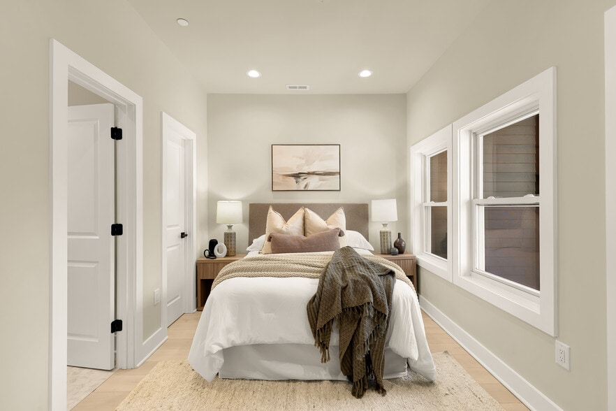 More Photos Of 422 Warner St NW, Washington Apartments For Sale