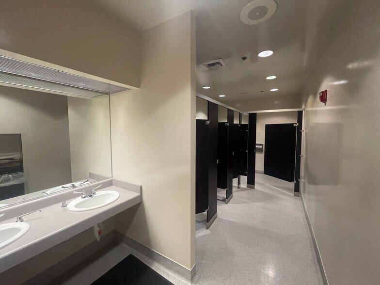 More Photos Of 871 Grier Dr, Las Vegas Light Distribution For Lease