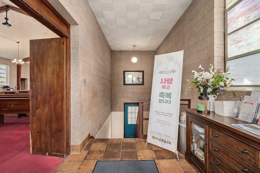 More Photos Of 1424 S 55th St, Kansas City Religious Facility For Sale