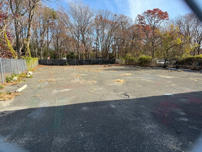 More Photos Of 577 Medford Ave, Patchogue Industrial For Sale