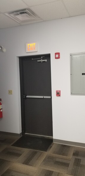 More Photos Of 2435 Nooseneck Hill Rd, Coventry Storefront Retail Office For Lease