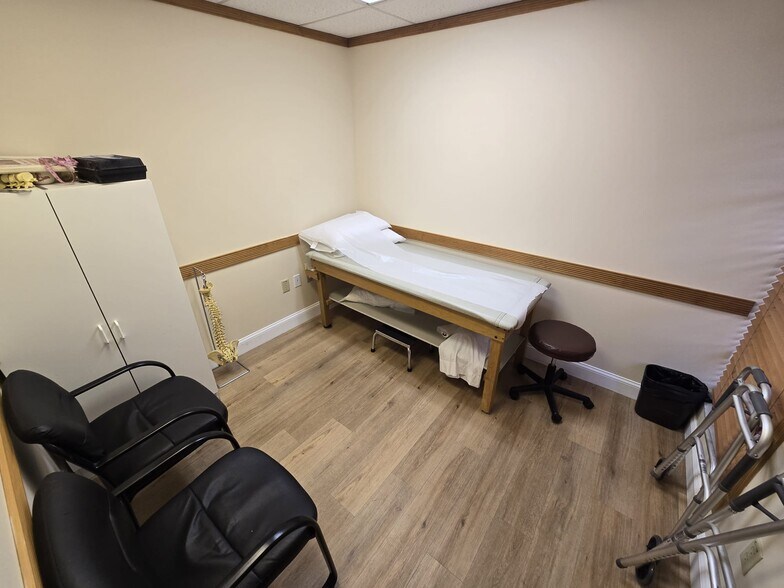 More Photos Of 7777 N University Dr, Tamarac Medical For Sale