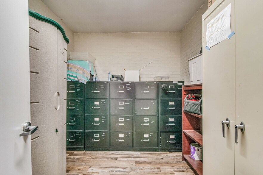 More Photos Of 725 S J St, Pensacola Office Residential For Sale